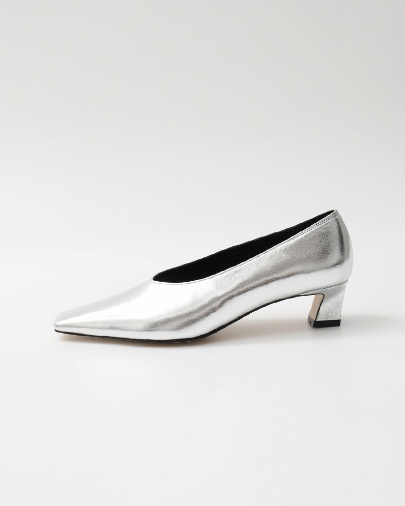 SILVER SHOES Online Exclusive 