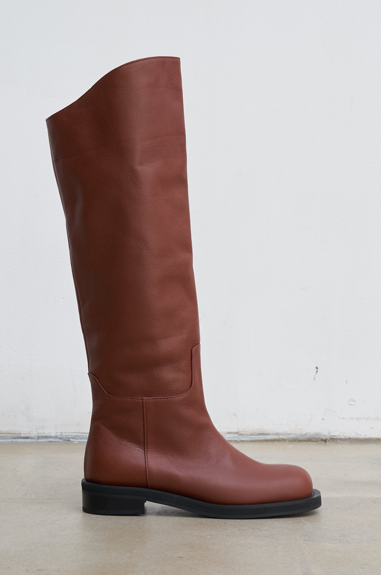 Cow leather long boots